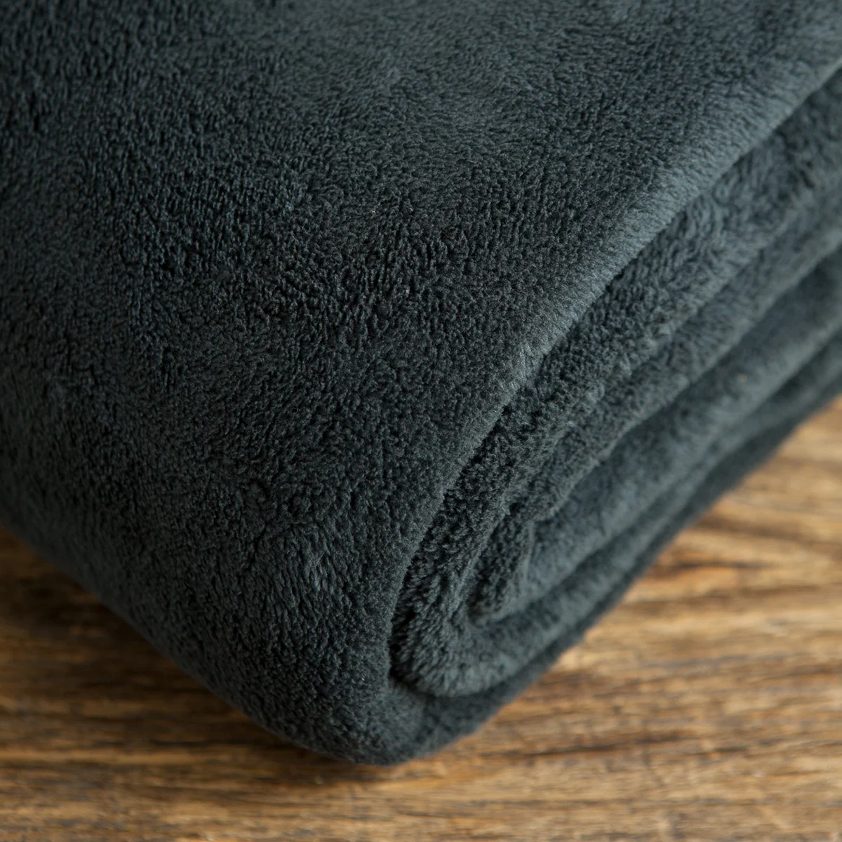 Brogo Fleece Throw (Charcoal) - Image 2