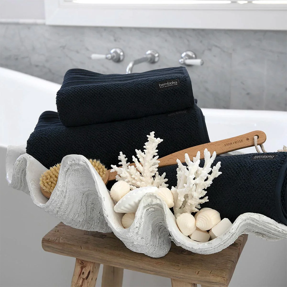 Clam Shell (White 68cm) - Image 3