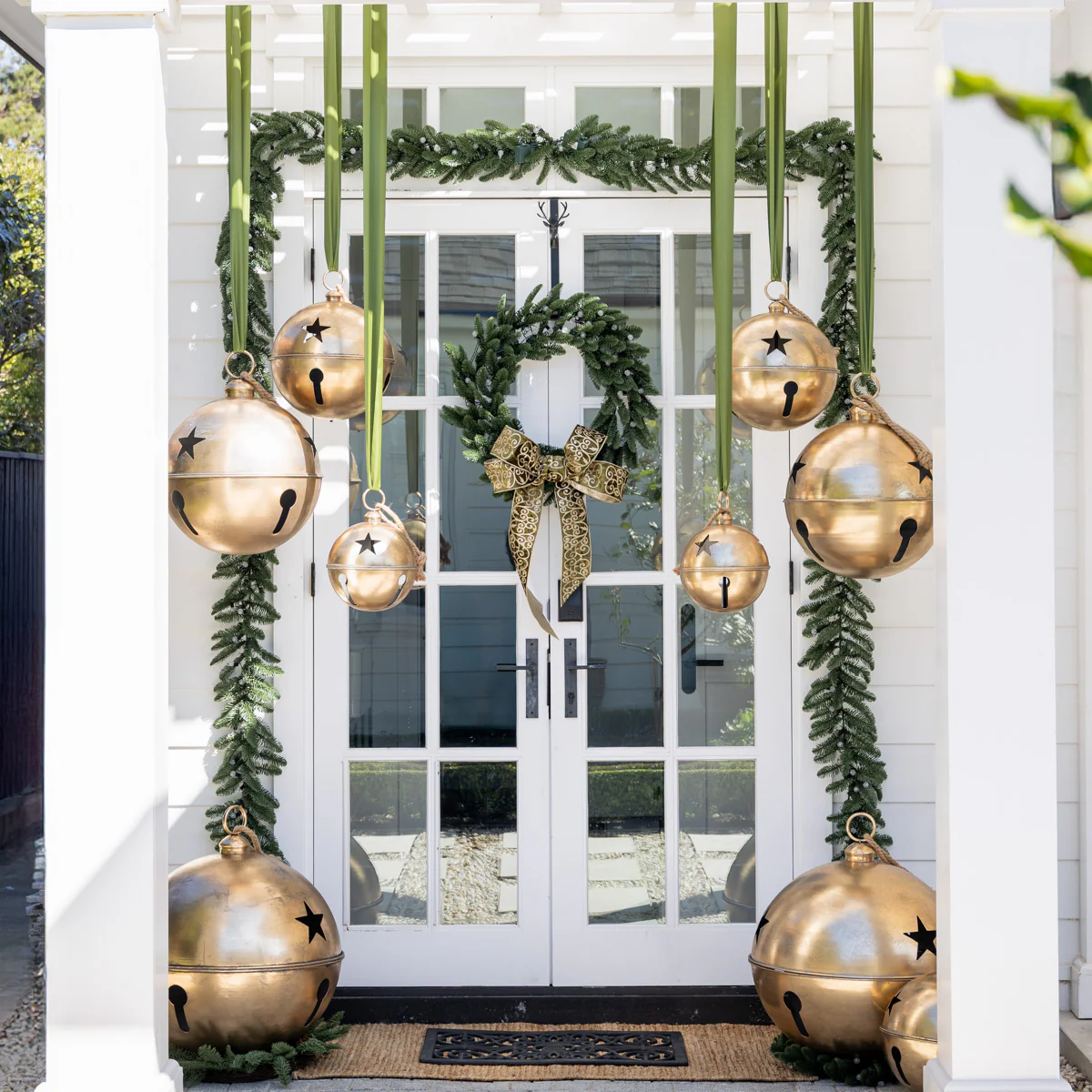 Classic Garland With Pineapple Ball Lights - Image 2