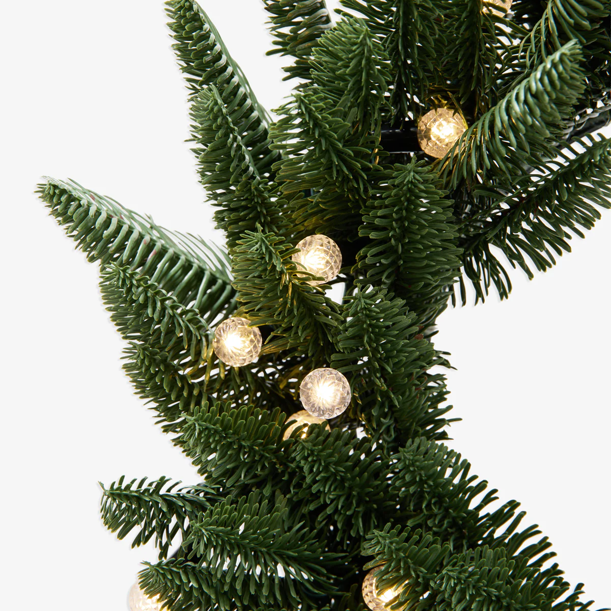 Classic Wreath With Pineapple Ball Lights - Image 3