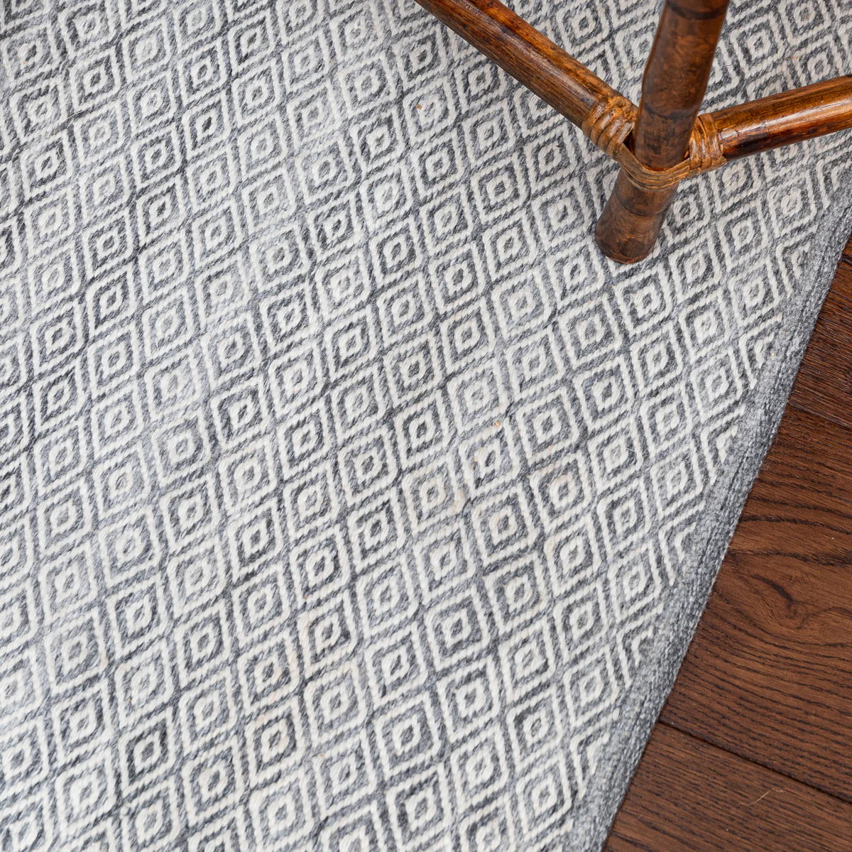 Diamond Pattern Indoor Outdoor Rug (Grey) - Image 2