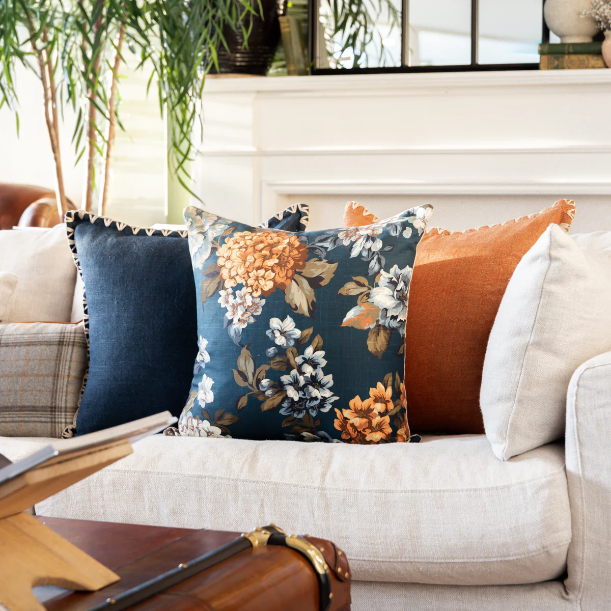 Kimberley Navy Blue Linen Cushion Cover - Image 3