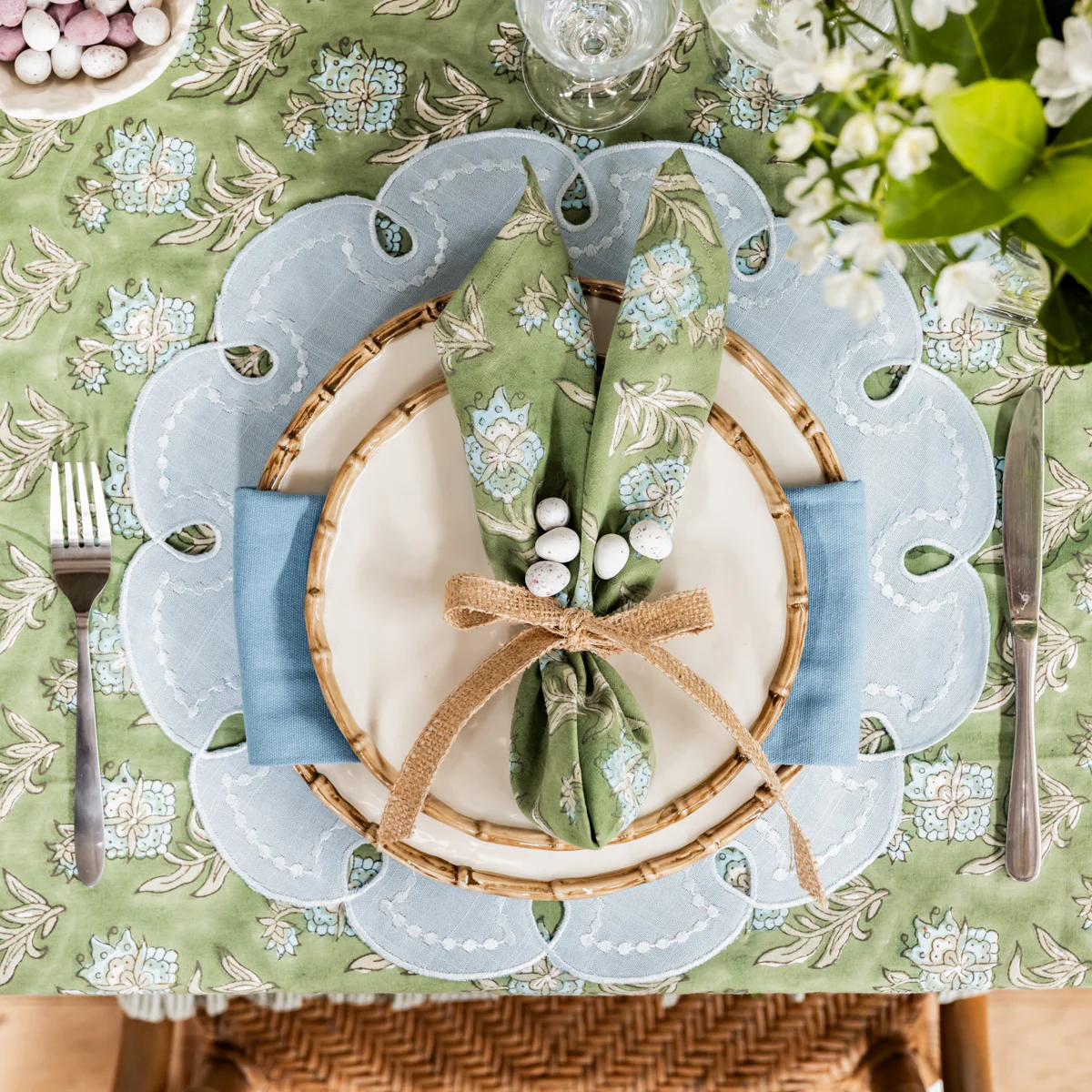 Flower Edging Round Placemat (Blue) - Image 2