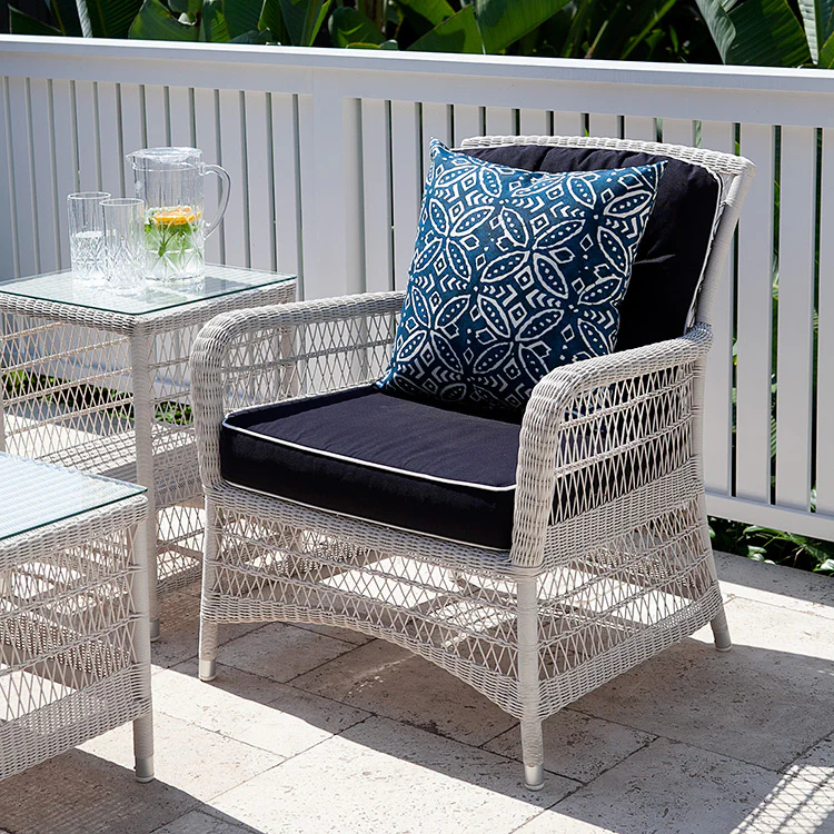 Hampton Outdoor Armchair White With Navy - Image 4