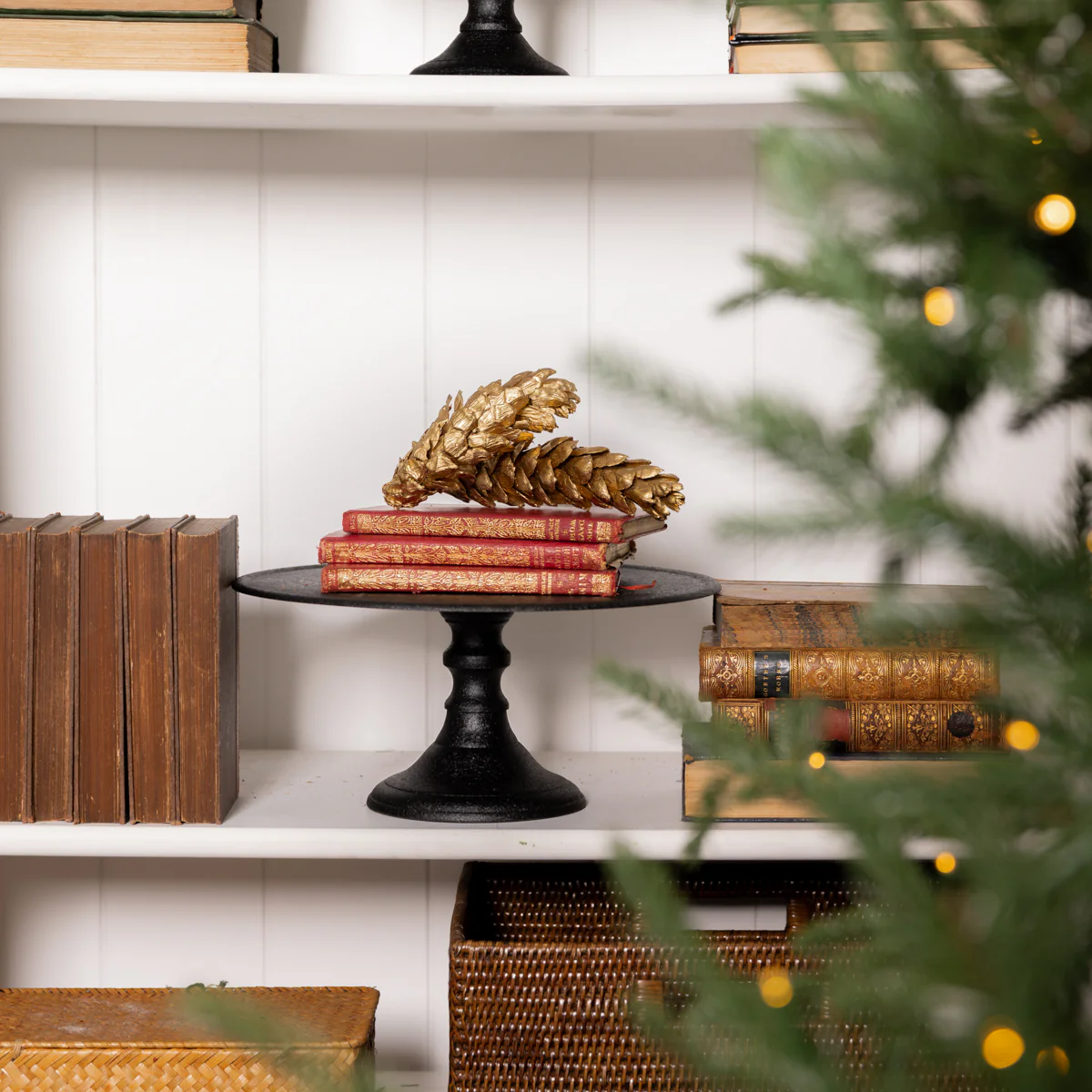 Pine Cones In Box Large (Gold) - Image 2