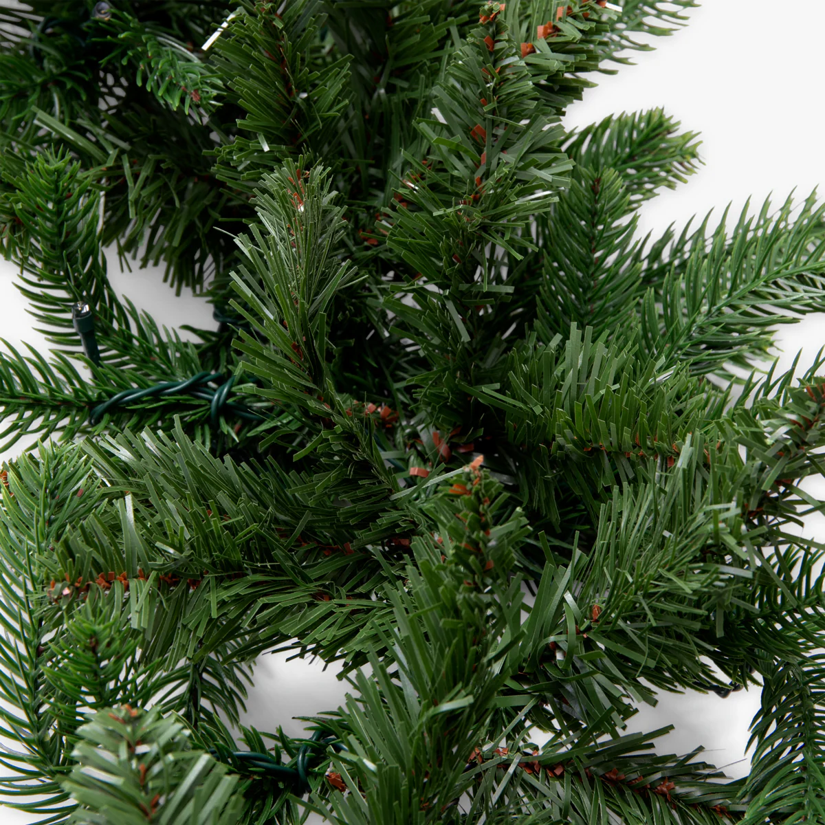 Vermont Green Pre-Lit Garland 270cm PRE-ORDER - Image 4