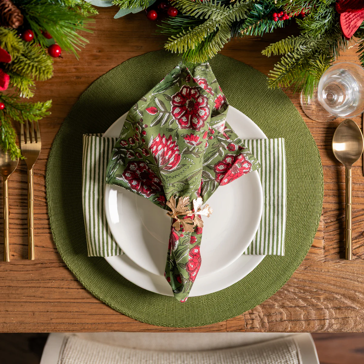 Woven Round Placemat (Green) - Image 3