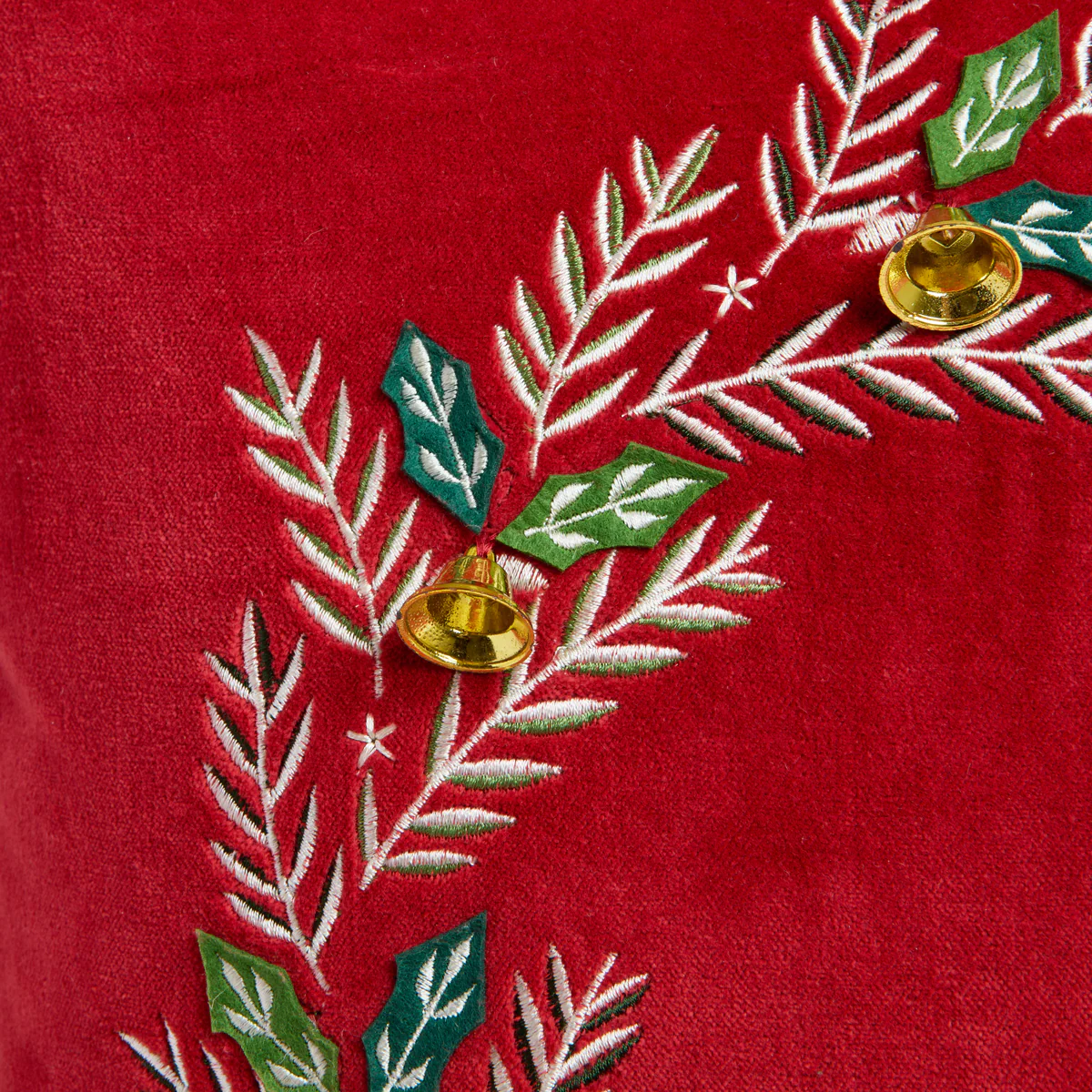 Wreath Velvet Cushion Cover (Red) - Image 4